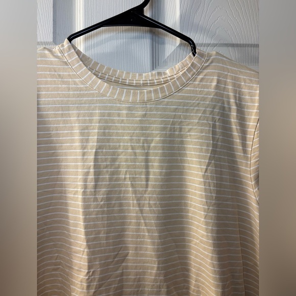 Lululemon Love Crew T-Shirt - Picture 4 of 6